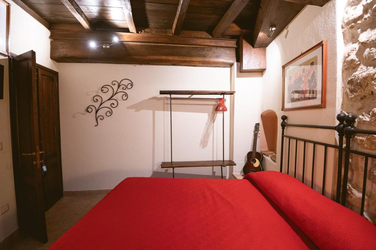 Nena Al Borgo Castello Bed & Breakfast Pico Exterior photo
