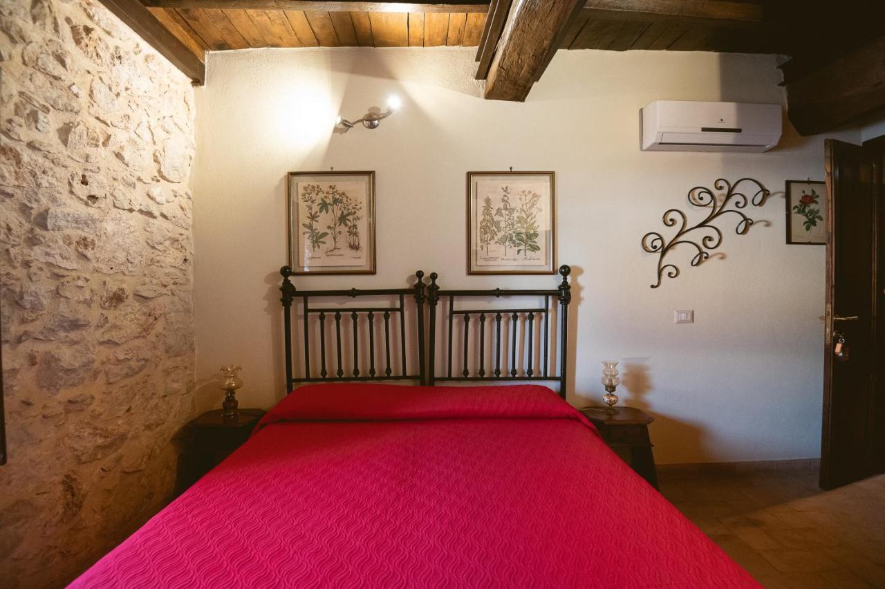 Nena Al Borgo Castello Bed & Breakfast Pico Exterior photo