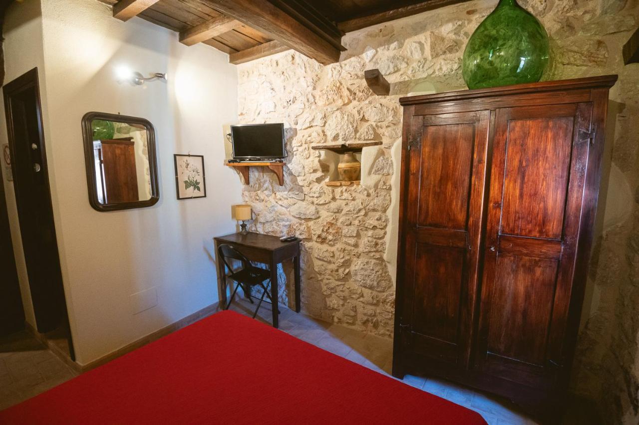 Nena Al Borgo Castello Bed & Breakfast Pico Exterior photo