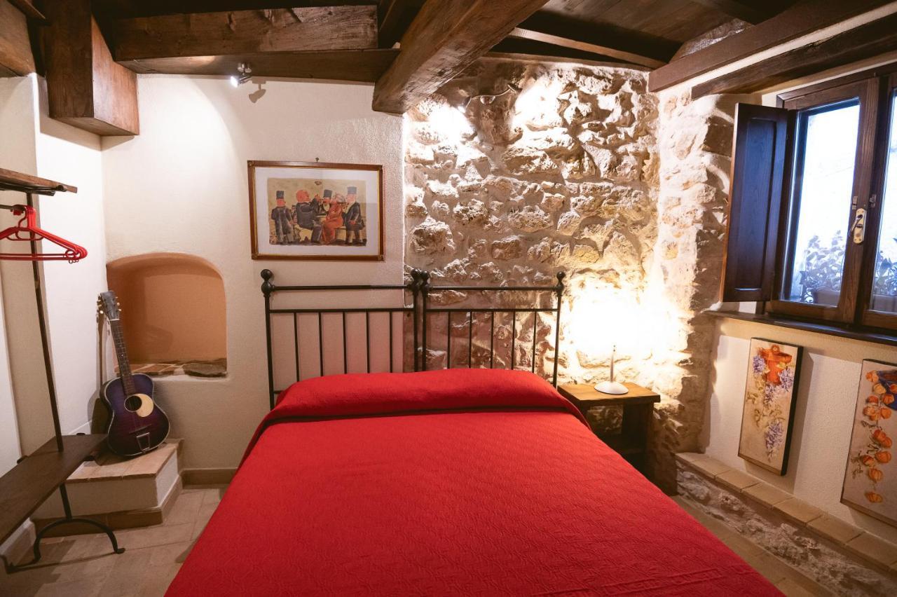 Nena Al Borgo Castello Bed & Breakfast Pico Exterior photo