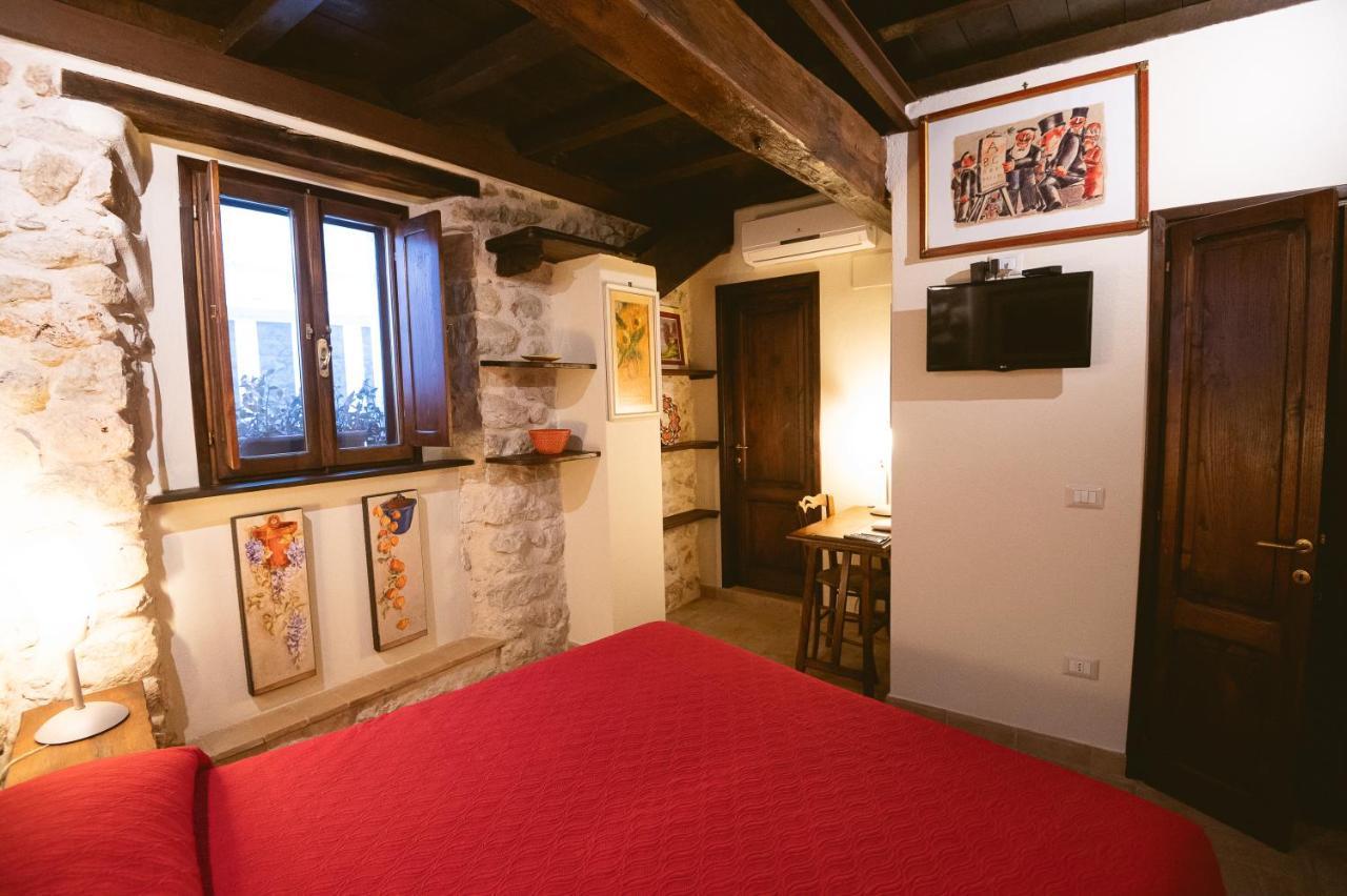 Nena Al Borgo Castello Bed & Breakfast Pico Exterior photo
