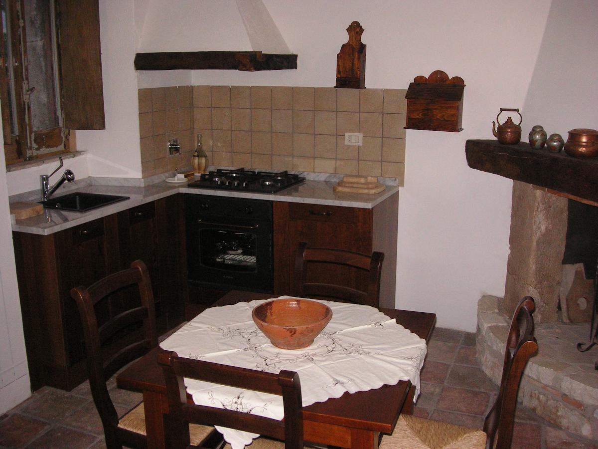 Nena Al Borgo Castello Bed & Breakfast Pico Exterior photo