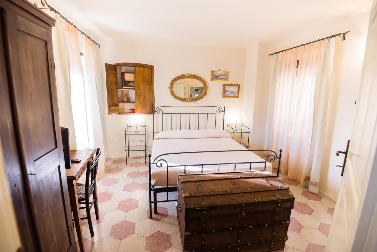Nena Al Borgo Castello Bed & Breakfast Pico Exterior photo
