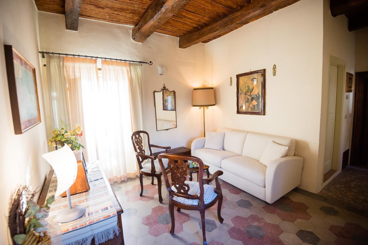 Nena Al Borgo Castello Bed & Breakfast Pico Exterior photo
