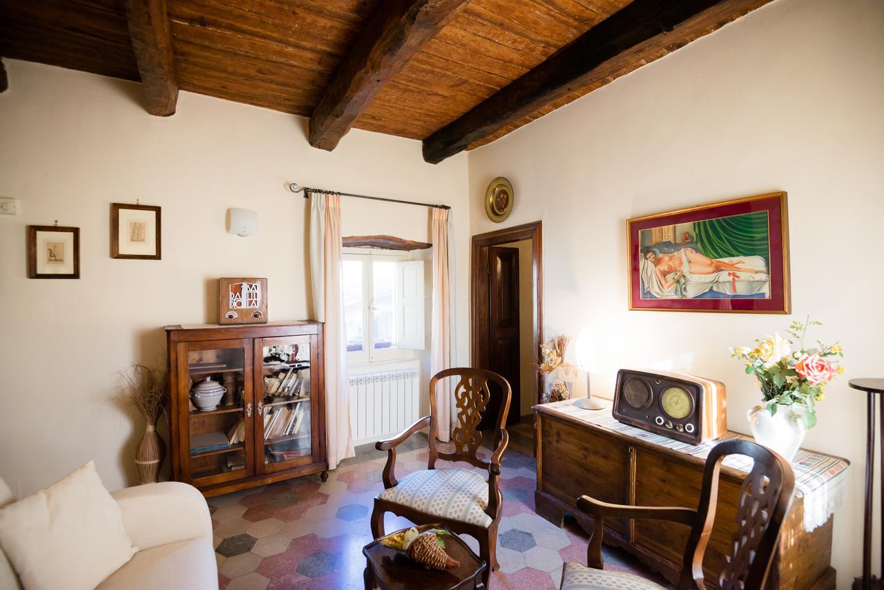 Nena Al Borgo Castello Bed & Breakfast Pico Exterior photo