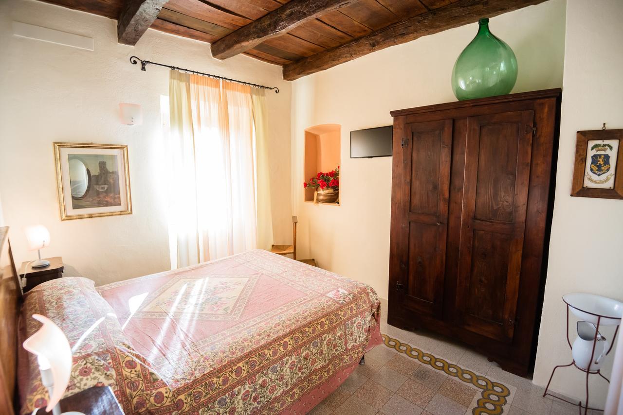 Nena Al Borgo Castello Bed & Breakfast Pico Exterior photo