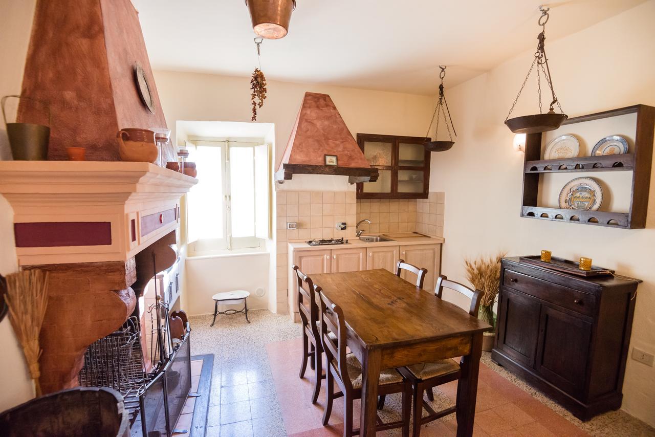 Nena Al Borgo Castello Bed & Breakfast Pico Exterior photo